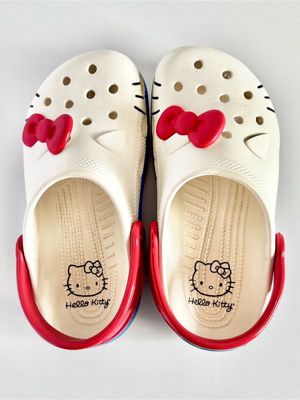 Crocs x Sanrio Hello Kitty Classic Clog Kids/Youth/Big Kids J2 Cream/Red GUC - Picture 5 of 16